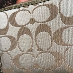 Coach Bags - Coach Poppy wallet Coach Bags - Coach Poppy wallet